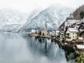Zimowy krajobraz Hallstatt, Austria. Zastanawiasz się, ile kosztuje bus do Austrii?