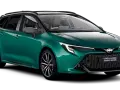 Zielona Toyota Corolla Hybrid Touring Sports. Zastanawiasz się, ile kosztuje Toyota hybryda? Ten model to świetny wybór.