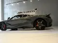 Szary McLaren 765LT w salonie McLaren Warszawa. Zastanawiasz się nad mclaren cena?