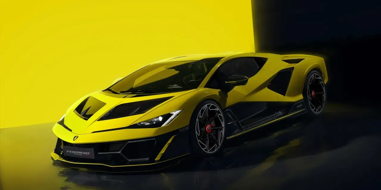 Żółte Lamborghini z czarnymi akcentami na tle żółtej ściany i ciemnego tła.