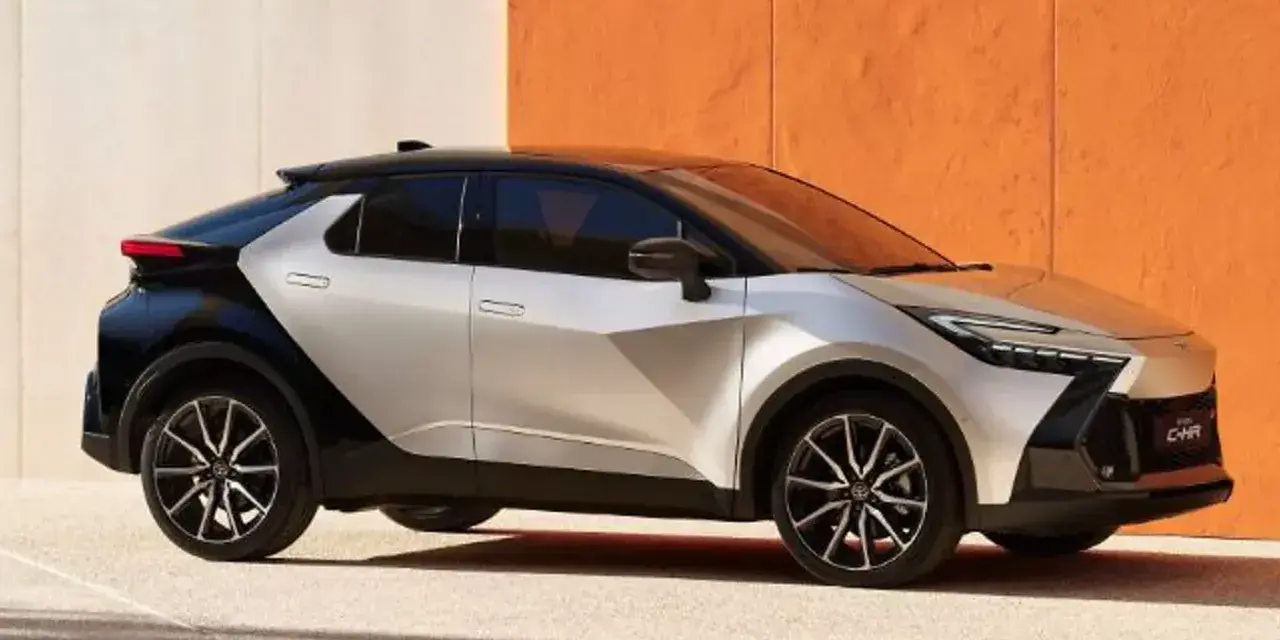 Nowa Toyota C-HR Hybrid w dwukolorowej wersji. Zastanawiasz się, ile kosztuje ten stylowy SUV?