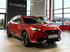 Błyszczący czerwony Cupra Formentor w salonie. Sprawdź atrakcyjną cupra auto cena i wybierz swój wymarzony model.