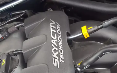 Silnik benzynowy SKYACTIV TECHNOLOGY, symbol innowacji i najlepsze silniki benzynowe.
