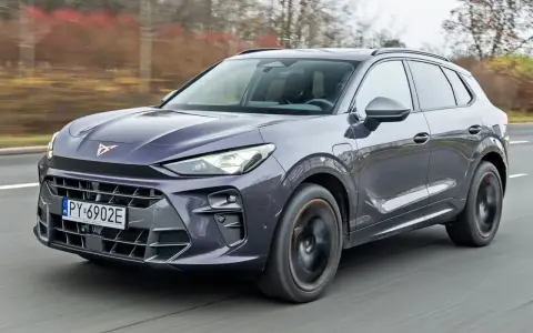 Nowy Cupra Terramar w ruchu. Sprawdź aktualną cupra terramar cena i dostępne wersje.