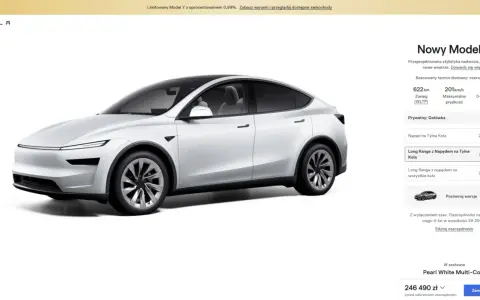 Biała Tesla Model Y Long Range z napędem na tylne koła kosztuje 219 990 zł. Sprawdź, ile kosztuje Tesla Model Y w innych konfiguracjach.