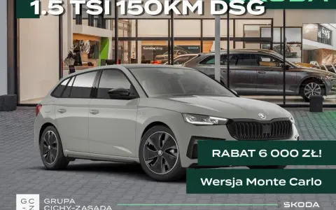 Szara Skoda Scala w wersji Monte Carlo, z rabatem 6000 zł, prezentowana w salonie.