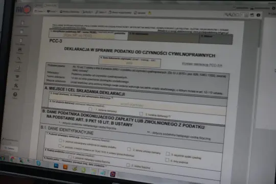 Deklaracja PCC-3, czyli formularz podatku od kupna samochodu, wypełniany w urzędzie skarbowym.