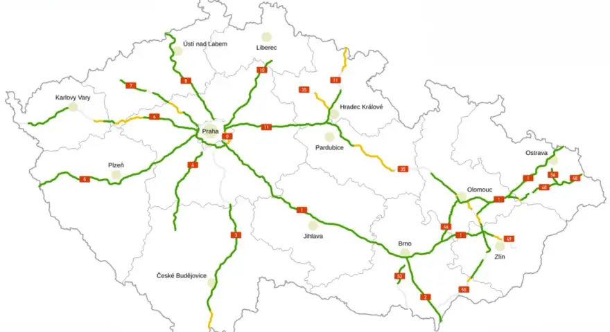 Mapa Czech z zaznaczonymi drogami, w tym autostradami i drogami ekspresowymi. Widać główne miasta i ich połączenia. System myto cz obejmuje te trasy.