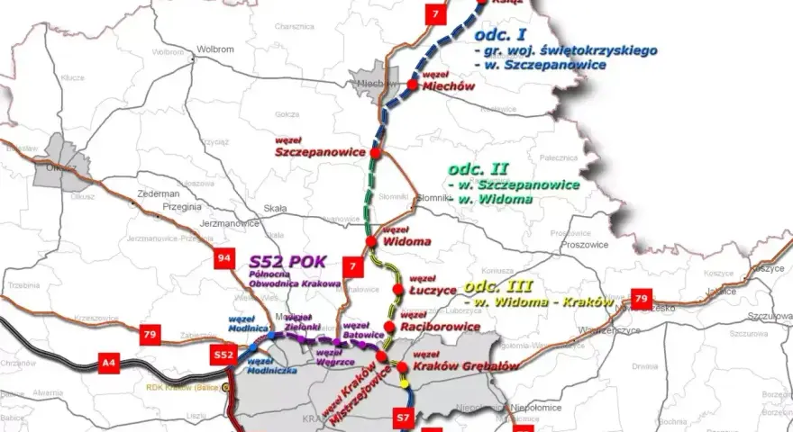 Mapa przedstawia przebieg drogi ekspresowej S7 i S52, z zaznaczonymi odcinkami, węzłami i miejscowościami.