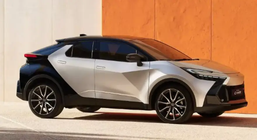 Nowa Toyota C-HR Hybrid w dwukolorowej wersji. Zastanawiasz się, ile kosztuje ten stylowy SUV?