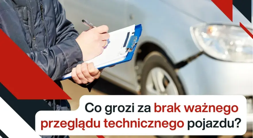 Inspektor spisuje notatki, przypominając o ryzyku mandatu za brak ważnego przeglądu technicznego pojazdu.
